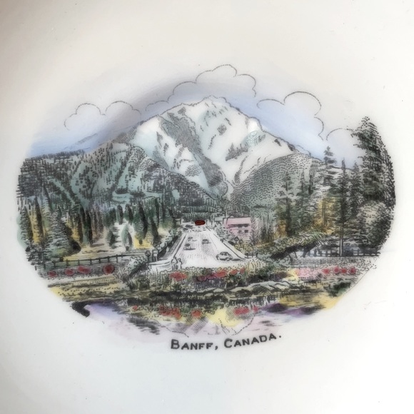 Banff, Canada teacup and saucer - Picture 2 of 8